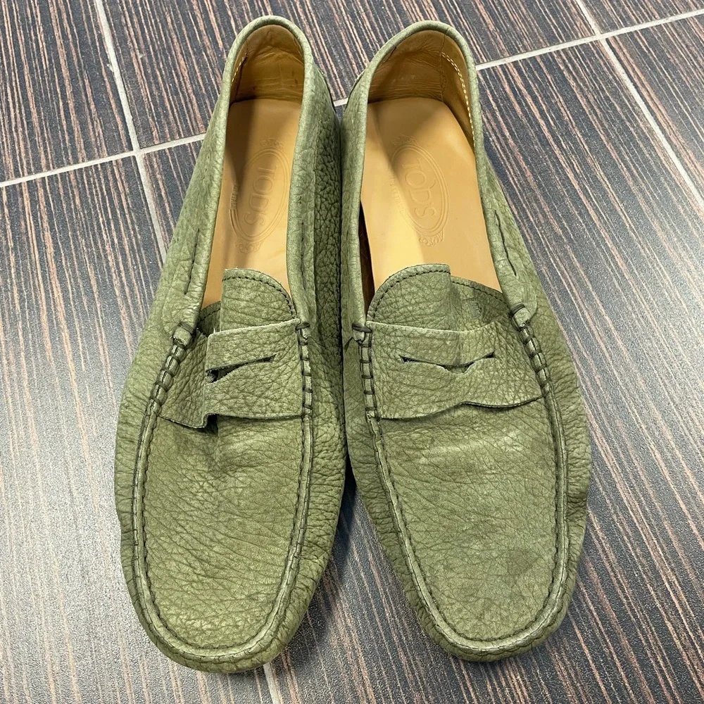 TOD’S Driving Shoes - Picture 2 of 6